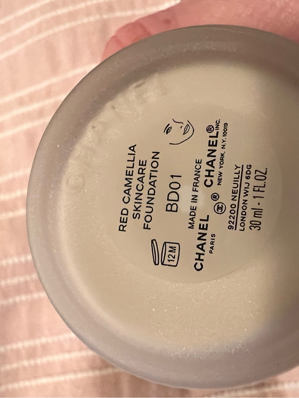 New N°1 DE CHANEL REVITALIZING FOUNDATION BD01 - Picture 2 of 9